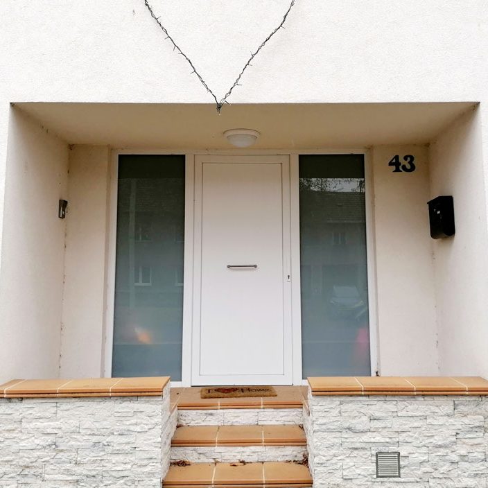 puerta casa frontal