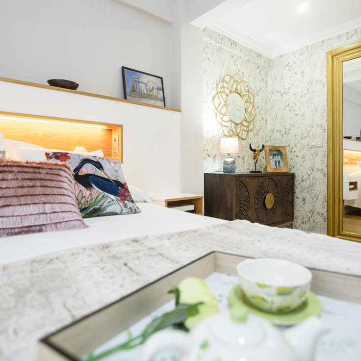 espejo, cajonera y cabecero dormitorio